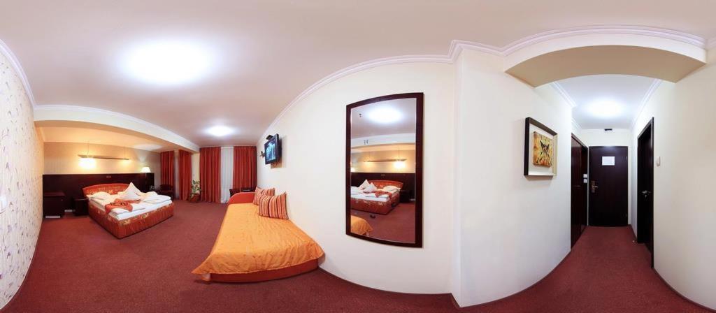 Hotel Helin Aeroport - Craiova Habitación foto